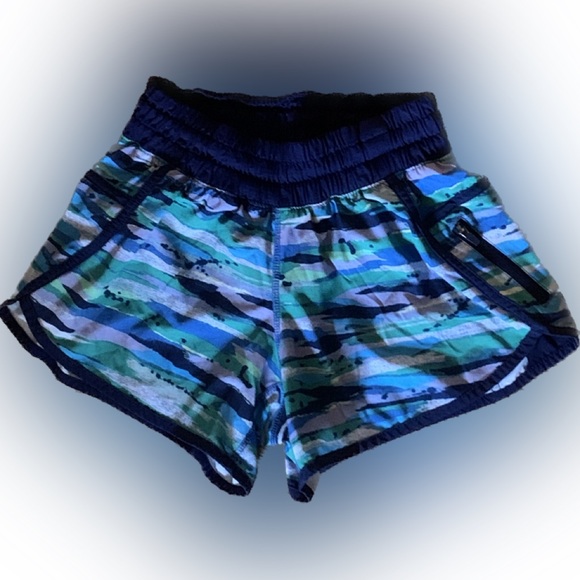 Lululemon hotty hot shorts Blue multi-color geometric Women’s 4 S Small EUC - Picture 5 of 6